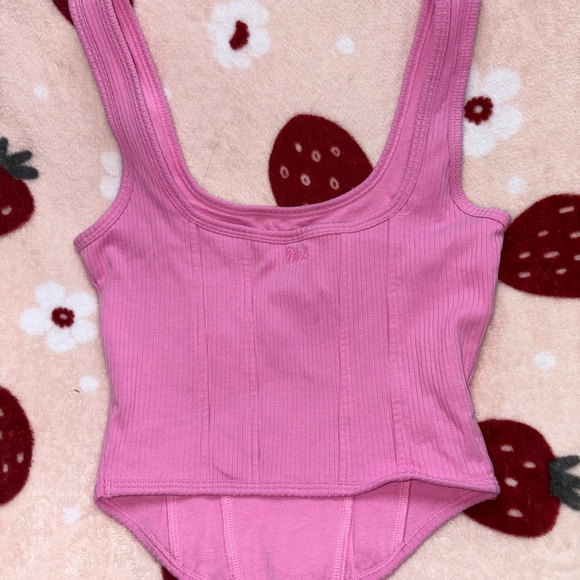 Pink Ribbed Women's Top - Picture 2 of 4
